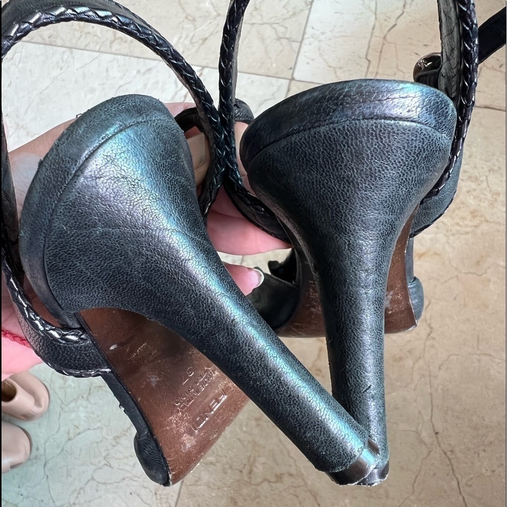 Fendi Black Leather Sandal - Picture 10 of 16